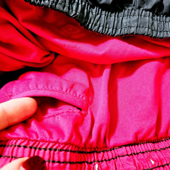 Umbro Womens Running Shorts Black & Pink Size S Running Gym Fitness ~S66.3 - Picture 3 of 7